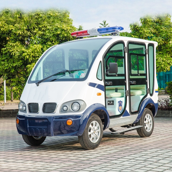 4座电动封闭巡逻车
