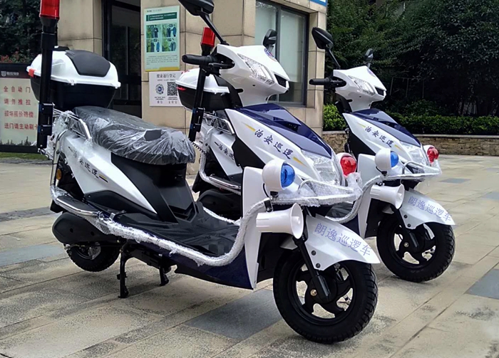 电瓶二轮巡逻车